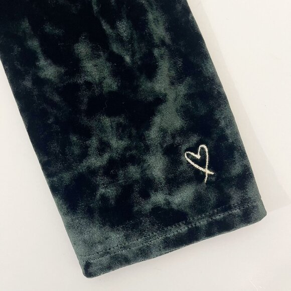 Victoria's Secret Black Velvet Long Sleeve Bodysuit Deep V-Neck Size M/L - Picture 3 of 6